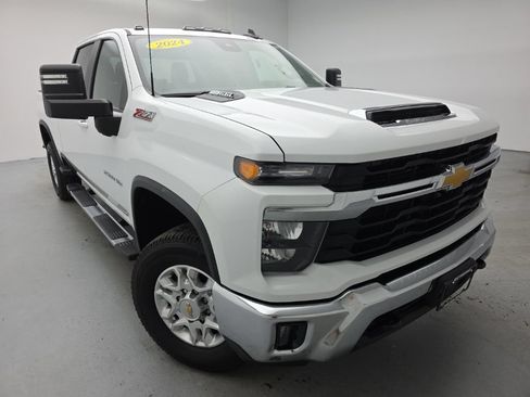 Used 2024 Chevrolet Silverado 2500 LT w/ All Star Edition AWD/4WD image 4
