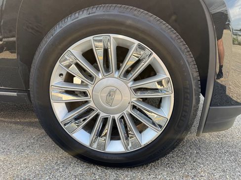Used 2019 Cadillac Escalade Platinum AWD/4WD image 10