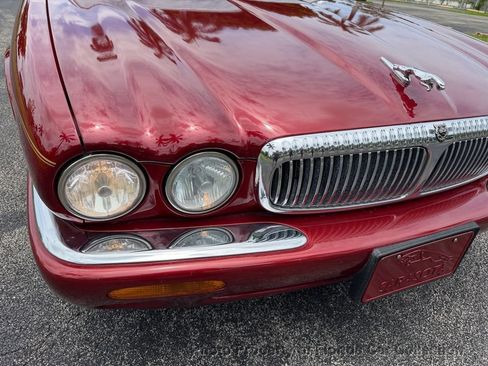 Used 1999 Jaguar XJ8 L RWD image 19