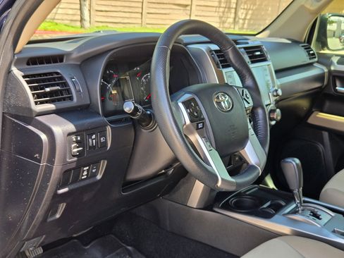 Used 2023 Toyota 4Runner SR5 Premium w/ Moonroof Package RWD image 12