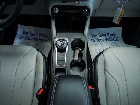 New 2025 Ford Escape SE w/ PHEV Premium Package image 42