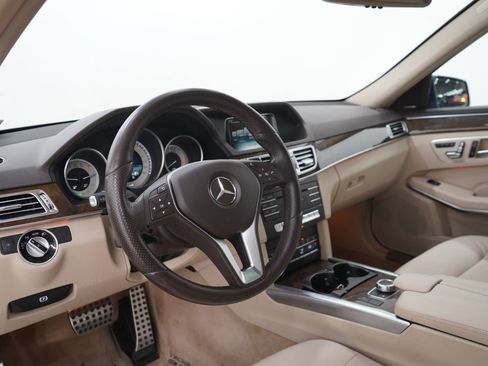 Used 2016 Mercedes-Benz E 350 4MATIC Wagon w/ Premium Package image 27