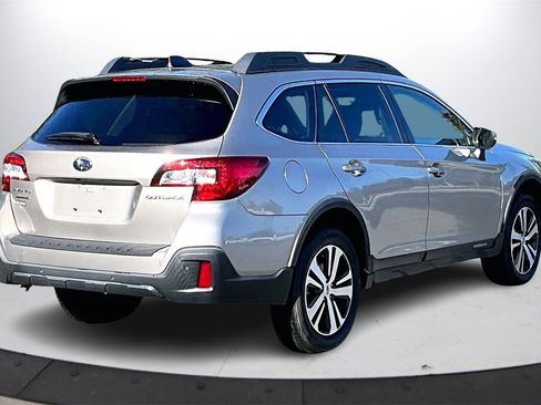 Used 2019 Subaru Outback 2.5i Limited image 8