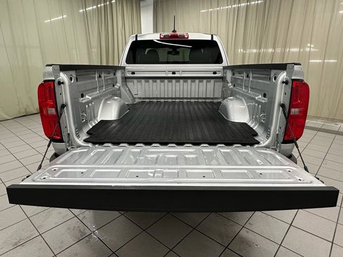 Used 2018 Chevrolet Colorado W/T w/ Custom Special Edition image 8