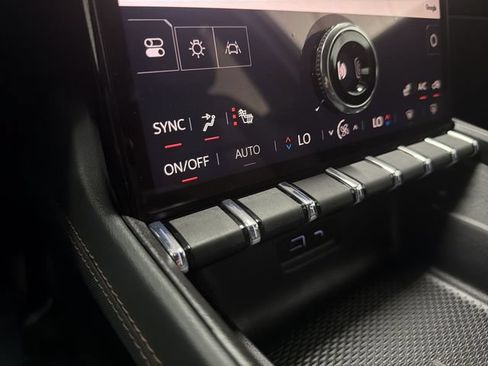 New 2026 GMC Terrain AT4 w/ LPO, Black Badging Package AWD/4WD image 27