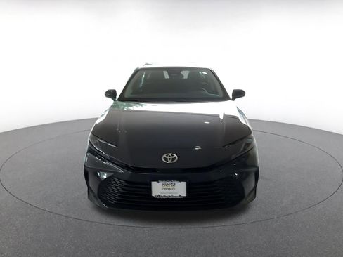 Used 2025 Toyota Camry LE image 11