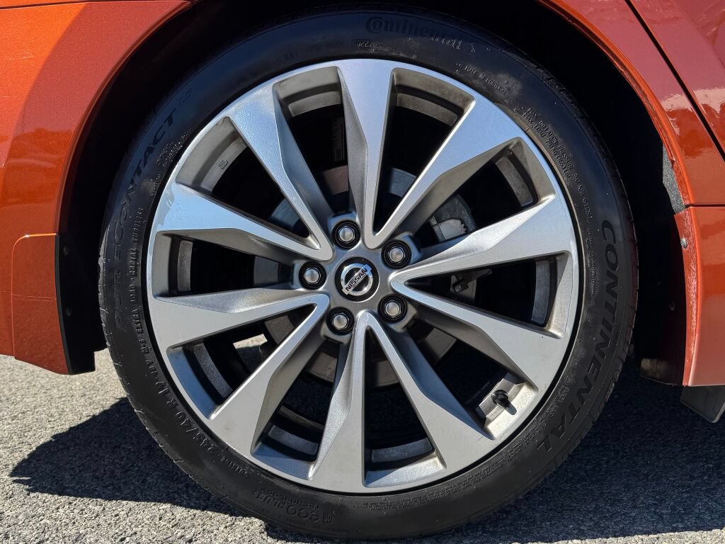 Used 2021 Nissan Maxima Platinum w/ Sport Mat Group FWD image 12
