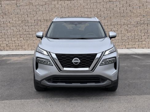 Used 2023 Nissan Rogue SV w/ SV Premium B Package FWD image 2