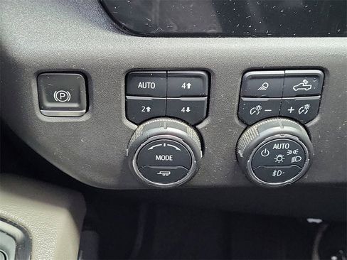 Certified 2023 Chevrolet Silverado 1500 ZR2 image 27