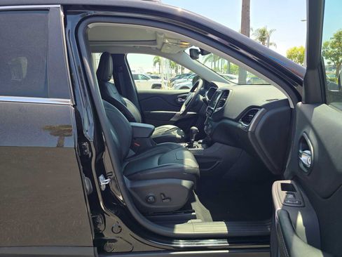 Used 2022 Jeep Cherokee Limited AWD/4WD image 10