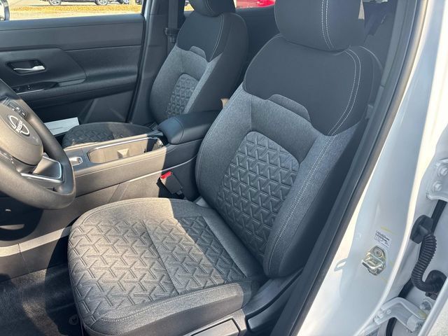 New 2027 Nissan Kicks SV w/ Cold Weather Package FWD image 22