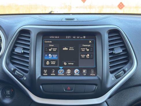 Used 2014 Jeep Cherokee Limited w/ Luxury Group image 24