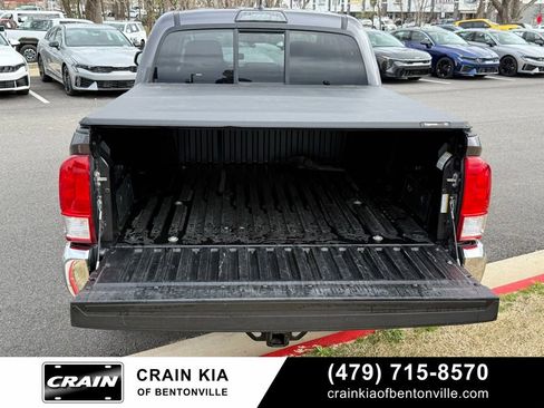 Used 2017 Toyota Tacoma SR5 w/ Tow Package image 7