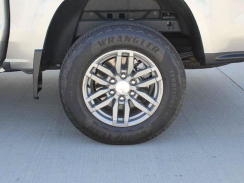 Used 2025 Chevrolet Colorado LT w/ LT Convenience Package RWD image 34