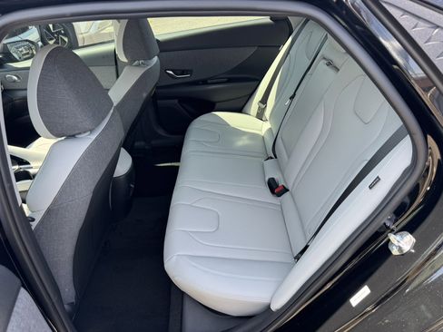 New 2025 Hyundai Elantra Limited w/ Cargo Package image 12