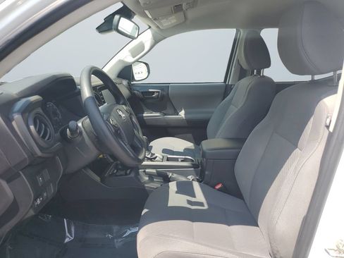 Used 2020 Toyota Tacoma SR w/ SR Convenience Package RWD image 9