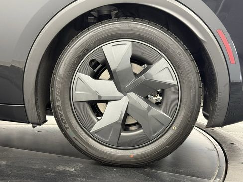 New 2026 Toyota Prius SE image 12