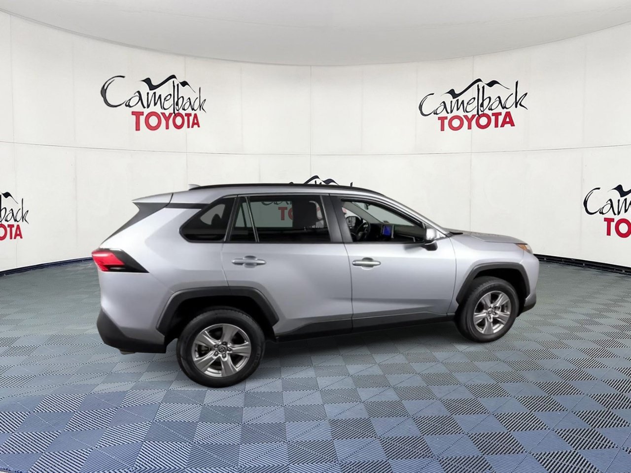 Used 2025 Toyota RAV4 XLE FWD image 3