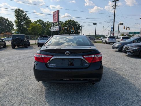 Used 2015 Toyota Camry XSE FWD image 8
