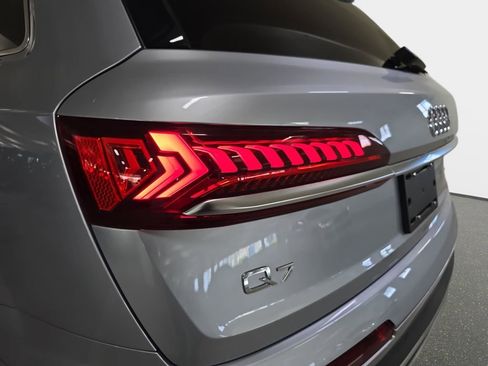 Used 2022 Audi Q7 2.0T Premium Plus AWD/4WD image 30