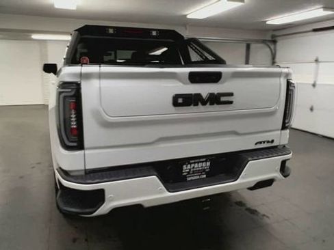 Used 2020 GMC Sierra 1500 AT4 w/ AT4 Premium Package image 7