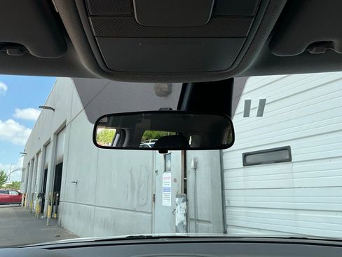 Used 2025 Kia Soul LX w/ LX Technology Package image 16