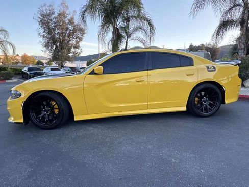 Used 2017 Dodge Charger R/T image 15