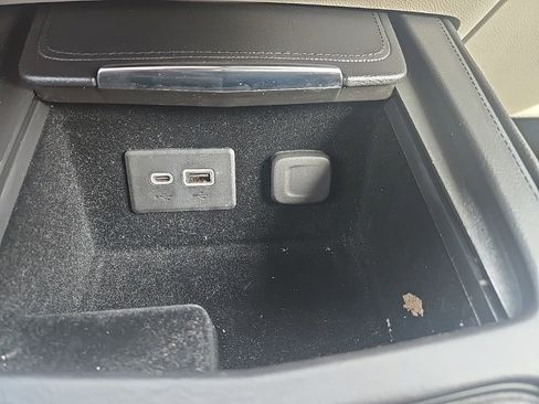 Used 2023 Cadillac XT4 Premium Luxury AWD/4WD image 21