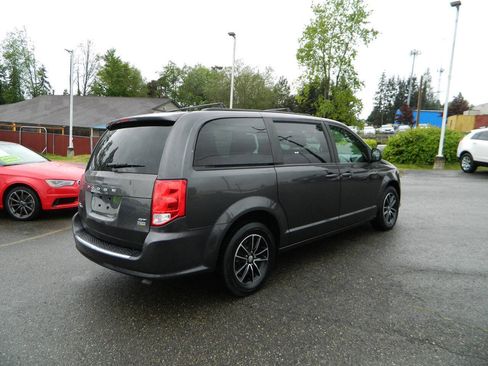 Used 2019 Dodge Grand Caravan GT FWD image 8