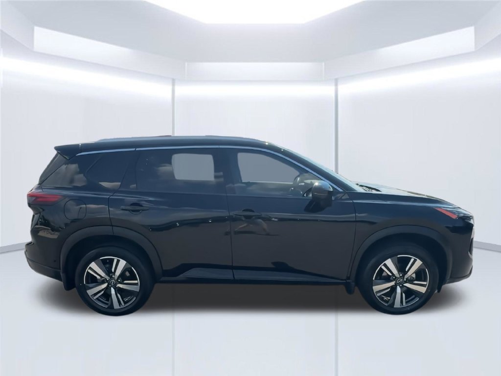 Used 2025 Nissan Rogue SL FWD image 12