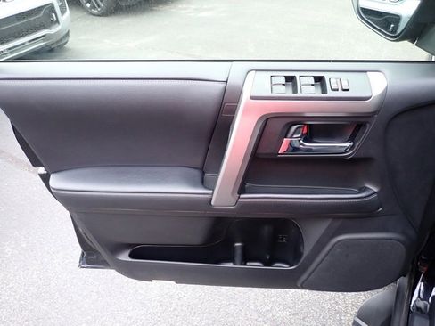 Used 2020 Toyota 4Runner SR5 image 17