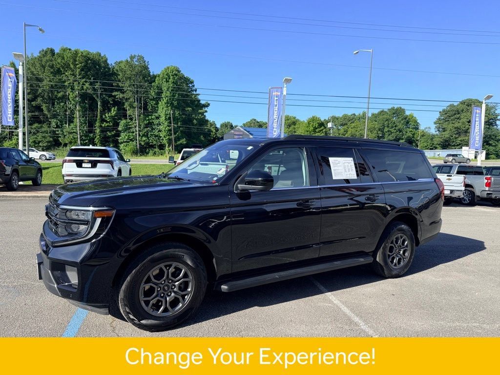 Used 2025 Ford Expedition Max Active AWD/4WD image 2