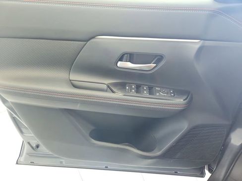 New 2026 Nissan Kicks SR image 30