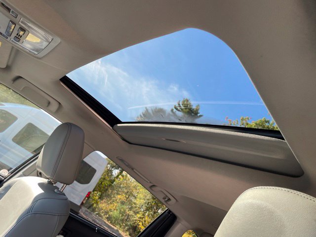 Used 2019 Toyota Highlander XLE AWD/4WD image 41