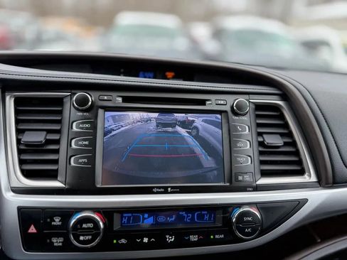 Used 2015 Toyota Highlander XLE AWD/4WD image 20