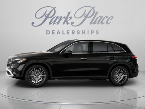 Used 2026 Mercedes-Benz GLC 300 image 4