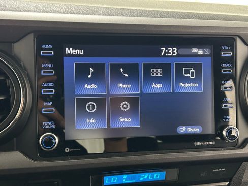 Used 2021 Toyota Tacoma TRD Off-Road w/ Technology Package AWD/4WD image 17