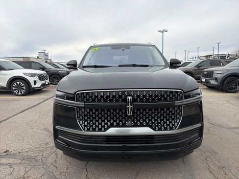 Certified 2025 Lincoln Navigator L Reserve image 10