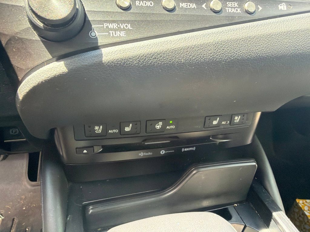 Used 2019 Lexus ES 350 w/ Premium Package FWD image 23