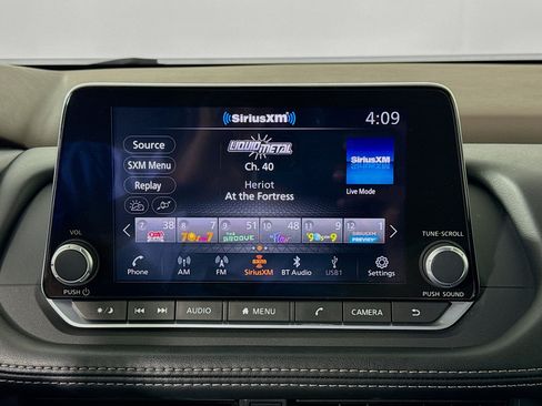 Used 2023 Nissan Rogue S AWD/4WD image 14