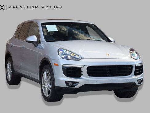 Used 2016 Porsche Cayenne AWD/4WD image 5