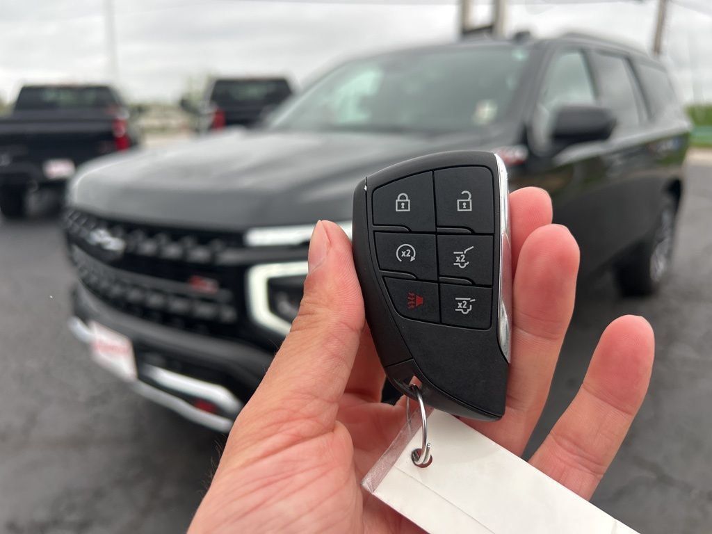 Used 2025 Chevrolet Tahoe Z71 AWD/4WD image 47