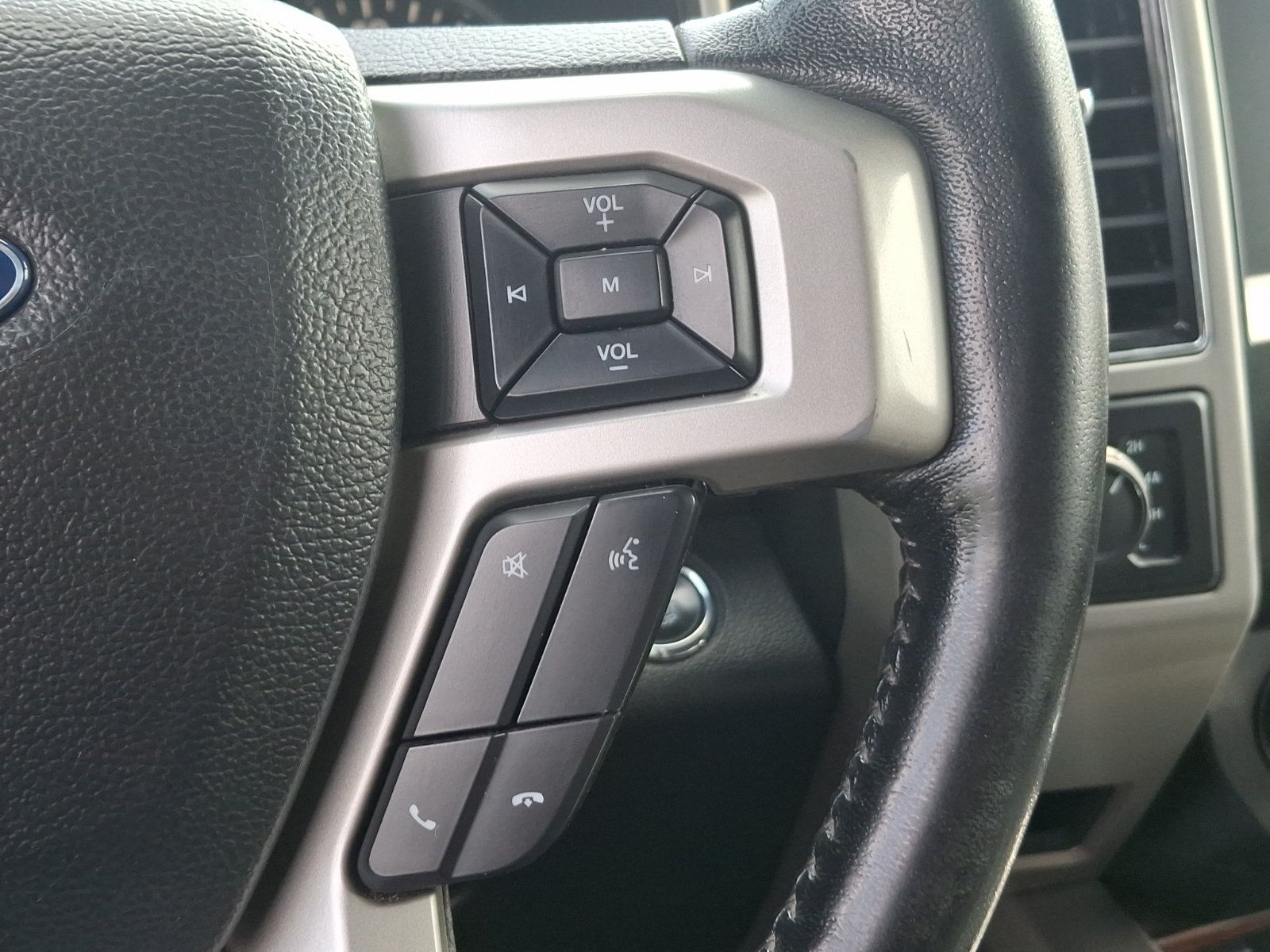 Used 2019 Ford F150 Lariat AWD/4WD image 23