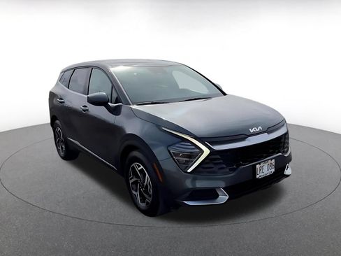 Used 2025 Kia Sportage LX FWD image 3