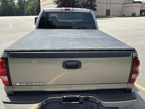 Used 2007 Chevrolet Silverado 2500 LT w/ Heavy-Duty Power Package AWD/4WD image 7