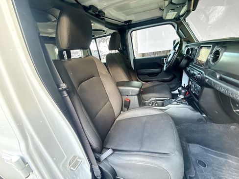 Used 2023 Jeep Wrangler Unlimited w/ Cold Weather Group AWD/4WD image 33