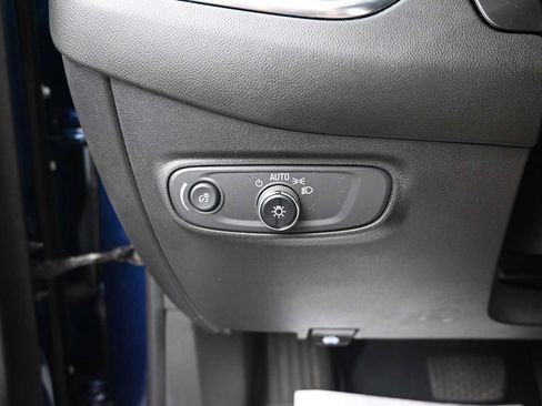 Used 2022 Chevrolet Equinox LT AWD/4WD image 10