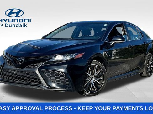 Used 2022 Toyota Camry SE FWD image 1