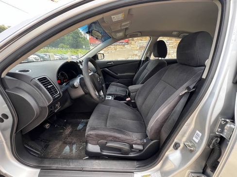 Used 2011 Nissan Altima 2.5 S FWD image 15