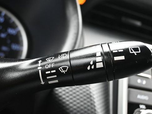 Used 2021 Nissan Kicks S image 19